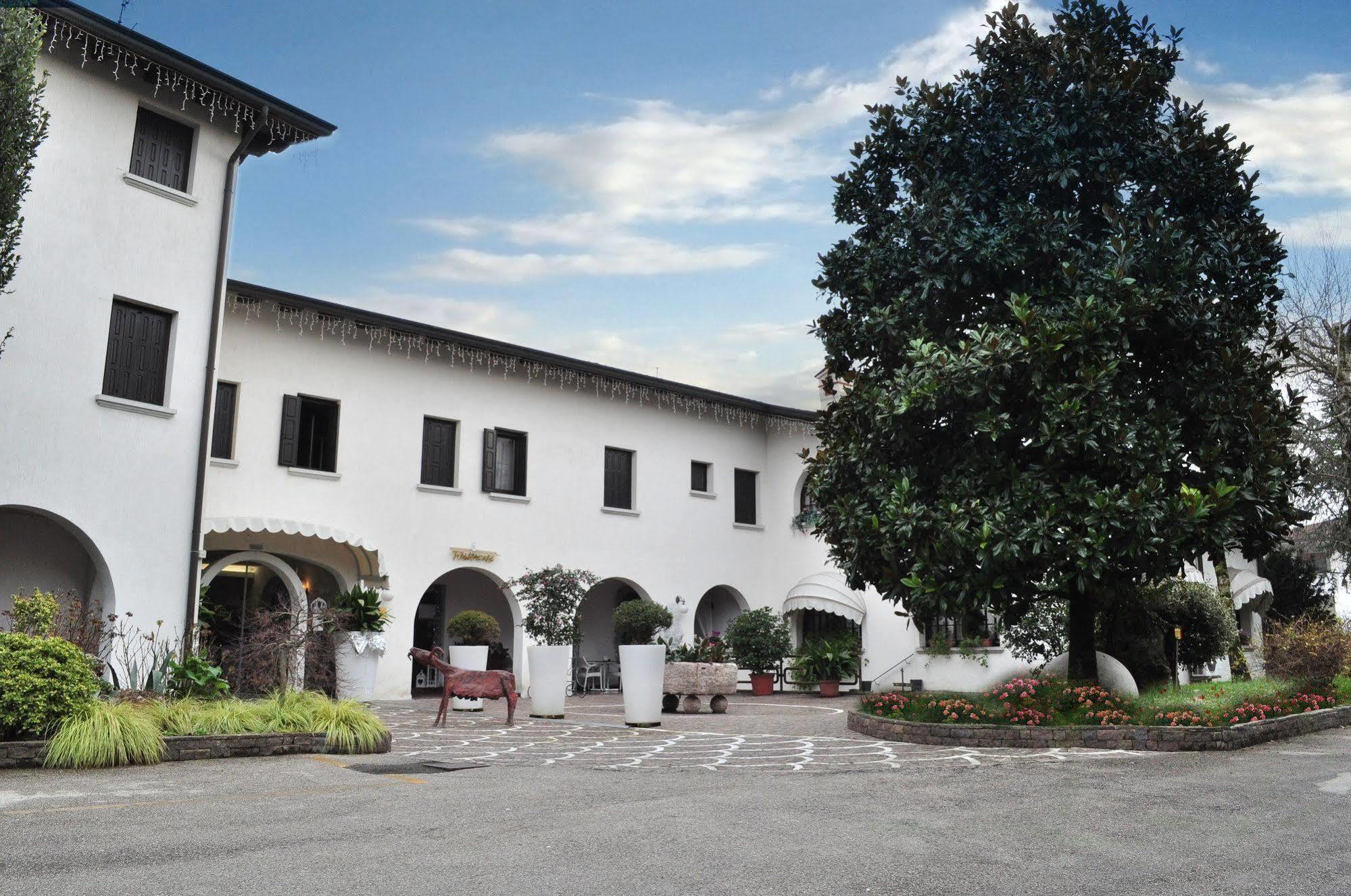 Hotel Prata Verde Prata Di Pordenone ภายนอก รูปภาพ